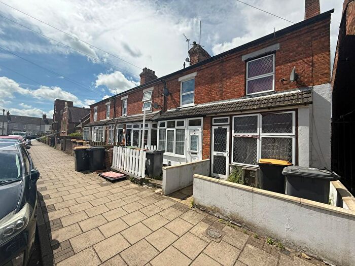 2 Bedroom End Of Terrace House To Rent In Dunville Road, Bedford, MK40