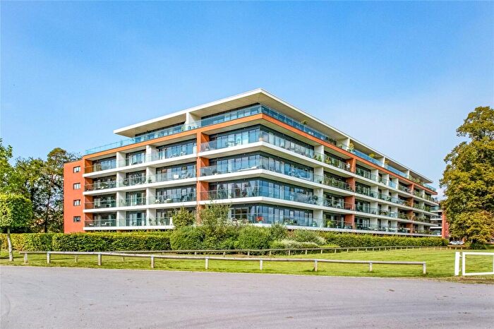 2 Bedroom Apartment To Rent In Carruthers Court, Racecourse Road, Newbury, West Berkshire, RG14
