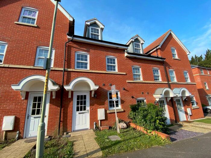 3 Bedroom Town House To Rent In George Roche Road, Canterbury, CT1