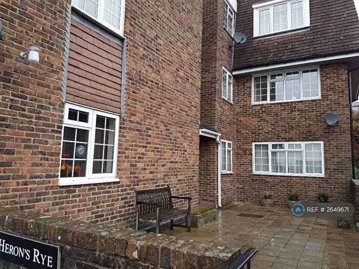 2 Bedroom Flat To Rent In Herons Rye, Pulborough, RH20