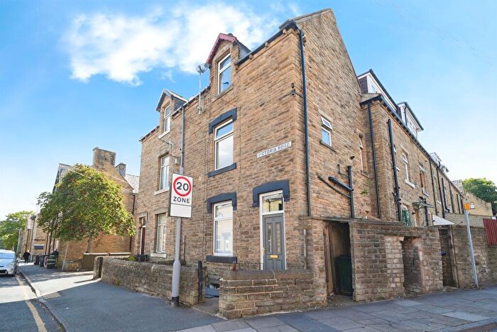 2 Bedroom End Of Terrace House For Sale In Victoria Road, Keighley, BD21