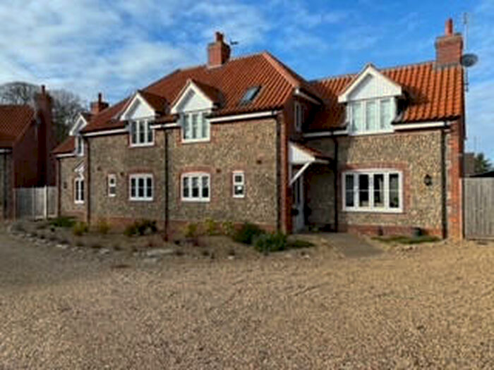 3 Bedroom Semi-Detached House To Rent In The Fairstead, Holt, Norfolk, NR25