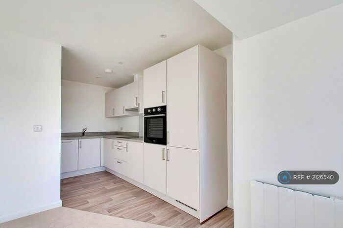 1 Bedroom Flat To Rent In Parrock Road, Gravesend, DA12