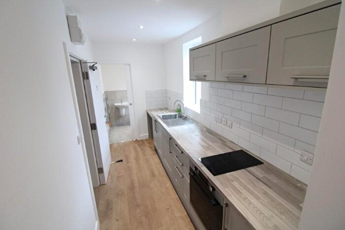 Studio To Rent In Cricklade Road, Swindon, SN2