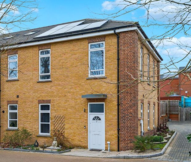 4 Bedroom Semi Detached House For Sale In Overlord Close, Uxbridge, UB10