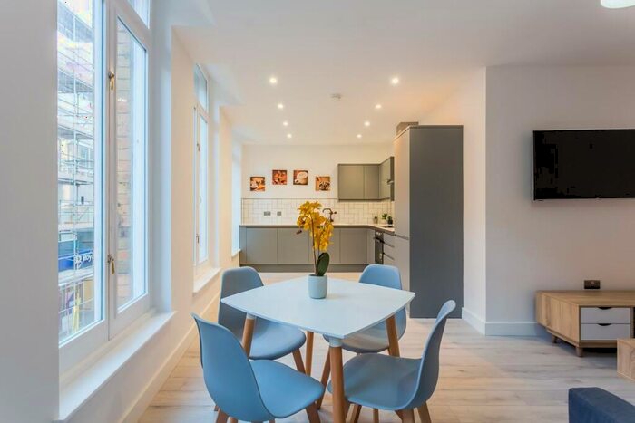 2 Bedroom Apartment To Rent In Suffolk House, Silver St, HU1