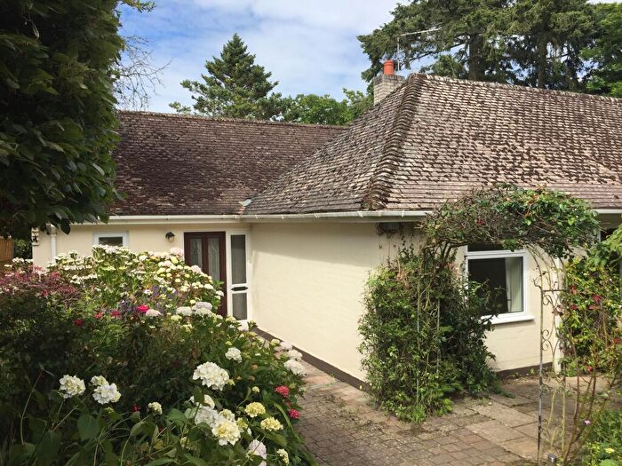 3 Bedroom Bungalow To Rent In Lyndhurst, SO43