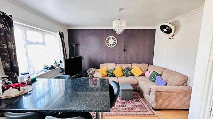 2 Bedroom Flat To Rent In Alicia Gardens, Harrow, HA3