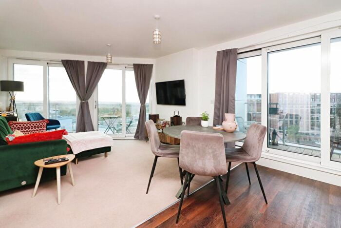 2 Bedroom Flat For Sale In Charrington Place, St Albans, AL1