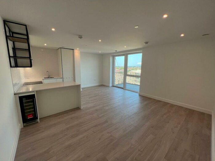 2 Bedroom Flat To Rent In Beresford Avenue, Wembley, Middlesex, HA0