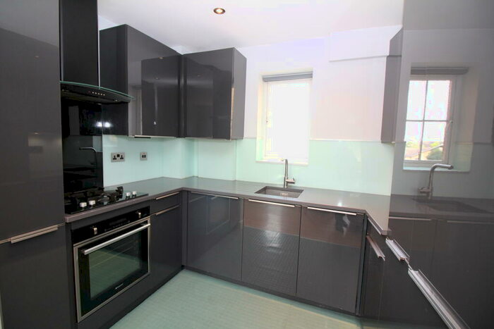 1 Bedroom Apartment To Rent In Kelly Avenue, Peckham, SE15