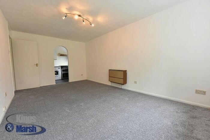 1 Bedroom Flat To Rent In Burnt Ash Hill, London, (Hd Video Tour), SE12