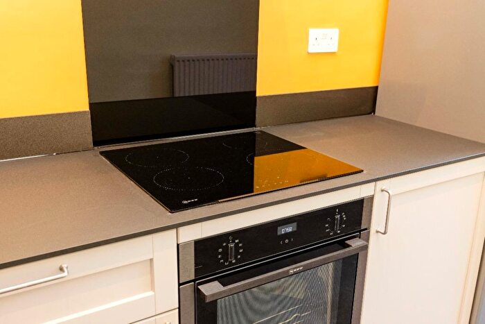 3 Bedroom Flat To Rent In Lauriston Place, Central, Edinburgh, EH3