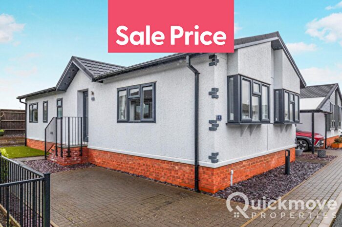 2 Bedroom Park Home For Sale In Northampton, Northamptonshire, NN6