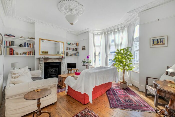 4 Bedroom Semi-Detached House To Rent In Farnley Road, London, SE25