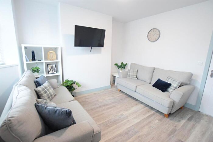 2 Bedroom Terraced House To Rent In Moor Street - En Suite Student House - /, LN1