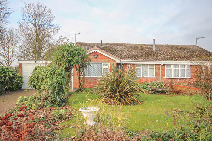 2 Bedroom Semi-Detached Bungalow For Sale In Wheatland Close, Stenson Fields, DE24
