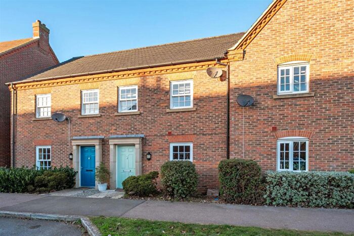 3 Bedroom Terraced House For Sale In Greenkeepers Road, Great Denham, Bedford, MK40