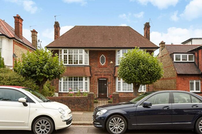 2 Bedroom Flat To Rent In Etchingham Park Road, London, N3