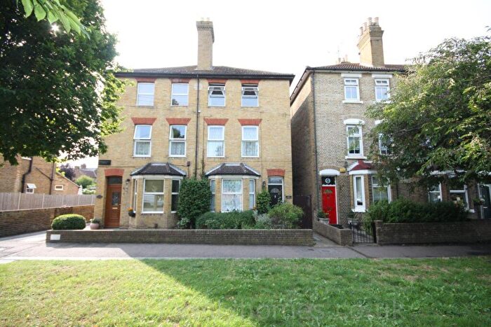 1 Bedroom Flat To Rent In Valenciennes Villas, Albany Road, Sittingbourne, Kent, ME10