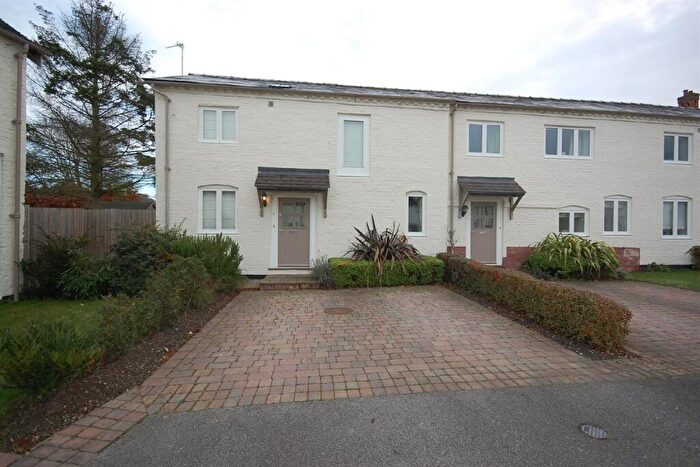 2 Bedroom Mews For Sale In Broxton Hall Mews, Broxton, CH3