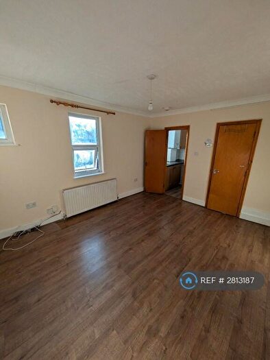 2 Bedroom Flat To Rent In Balfour Road, Ilford, IG1