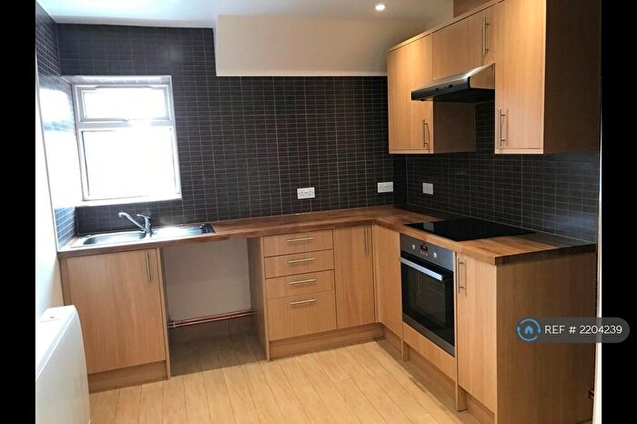 1 Bedroom Flat To Rent In Poole Road, Bournemouth, BH4