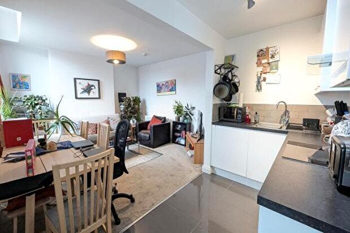 2 Bedroom Flat To Rent In Loughborough Road, Nottingham, NG2