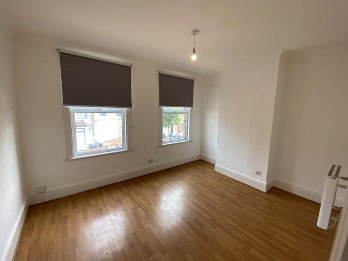 1 Bedroom Flat To Rent In Bedroom Flat – Kimberley Road, London, N18
