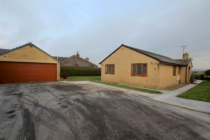 3 Bedroom Detached Bungalow To Rent In Heathmoor Close, Idle, Bradford, BD10