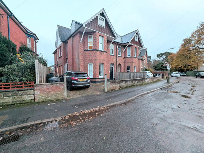 1 Bedroom Semi-Detached House To Rent In Harvey Road, Bournemouth, BH5
