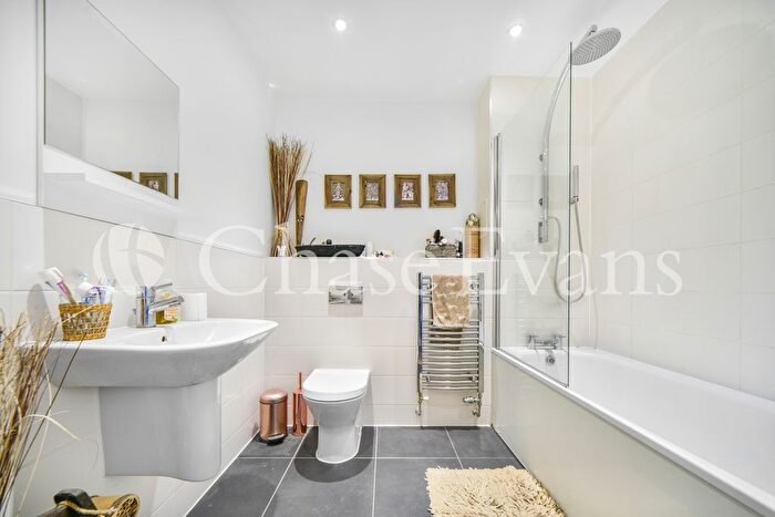 1 Bedroom Flat For Sale In Kerensky House, Upper North Street, Poplar, London, E14