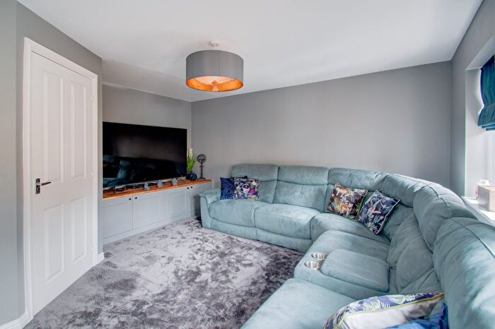 5 Bedroom Detached House To Rent In Dixon Close, Enfield, Redditch, Worcestershire, B97