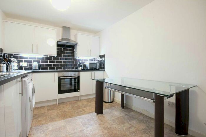 2 Bedroom Flat To Rent In P &# West Nicolson Street, Edinburgh, EH8