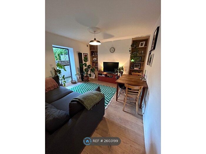 1 Bedroom Flat To Rent In Shrubland Road, London, E8