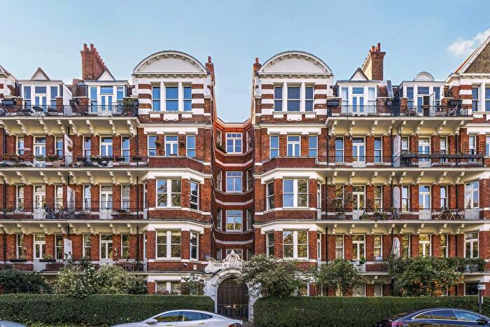 1 Bedroom Flat For Sale In Prince Of Wales Mansions, Battersea, London, SW11