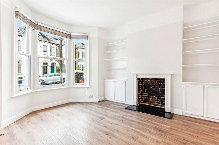 2 Bedroom Apartment To Rent In Lavender Sweep, SW11