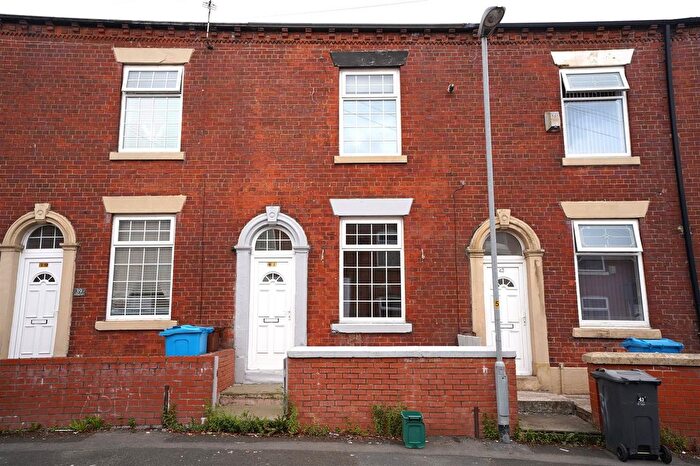 4 Bedroom Terraced House To Rent In Tamworth Street, Chadderton, Oldham, OL9