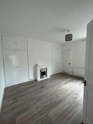 3 Bedroom Maisonette To Rent In Ovington Grove, Newcastle Upon Tyne, NE5