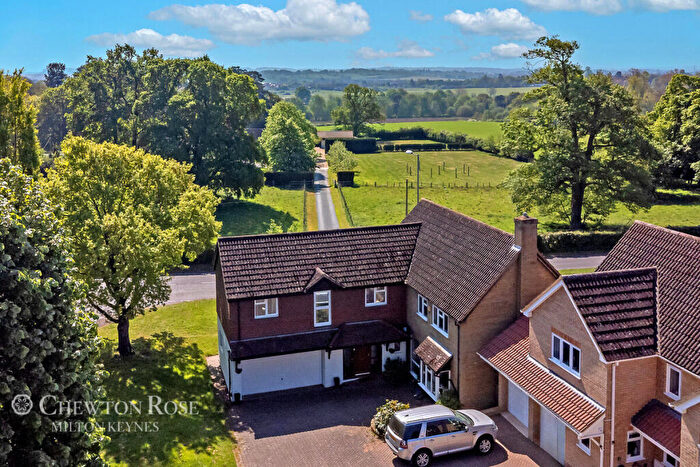 6 Bedroom Detached House For Sale In Balmoral Close, Flitwick, MK45
