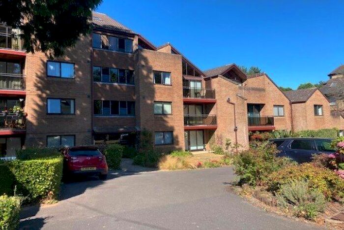 2 Bedroom Flat To Rent In Otterbourne, Bournemouth, BH2