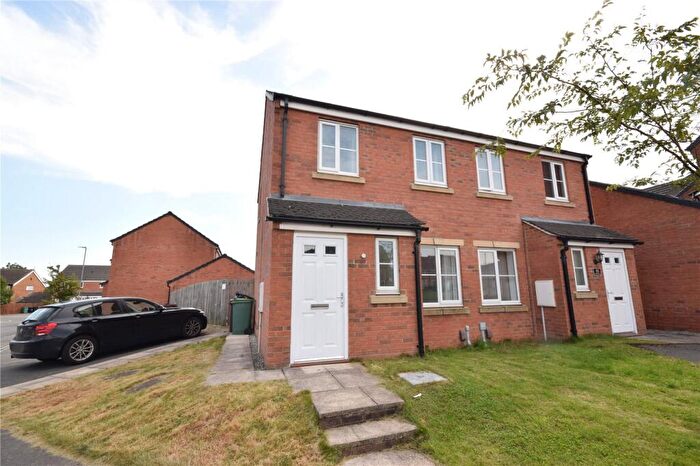 2 Bedroom Semi Detached House To Rent In Whinmoor Way, Leeds, West Yorkshire, LS14