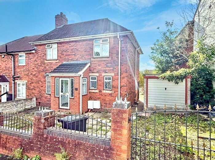 3 Bedroom Semi-detached House For Sale In Tudor Road, Dudley, DY3