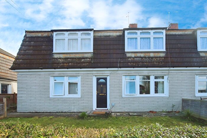 2 Bedroom Flat For Sale In Bramley Road, Taunton, TA1
