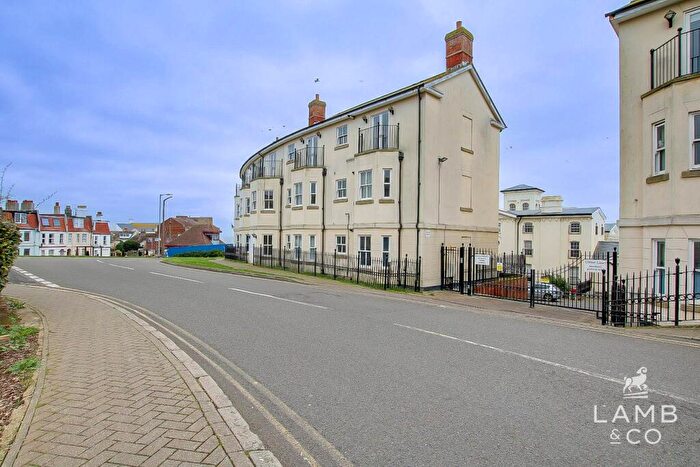 2 Bedroom Flat For Sale In The Parade, Walton On The Naze, CO14