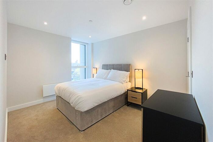 2 Bedroom Apartment To Rent In B. Castle Wharf, M15