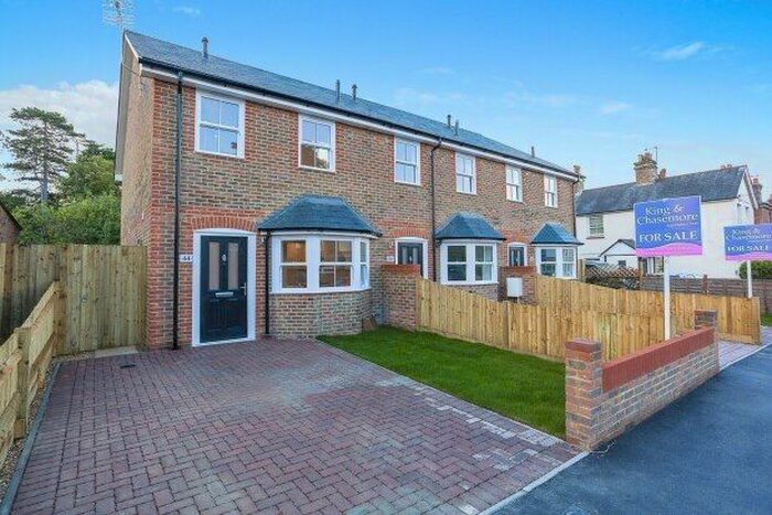 3 Bedroom Semi-Detached House To Rent In Albany Road, Crawley, RH11