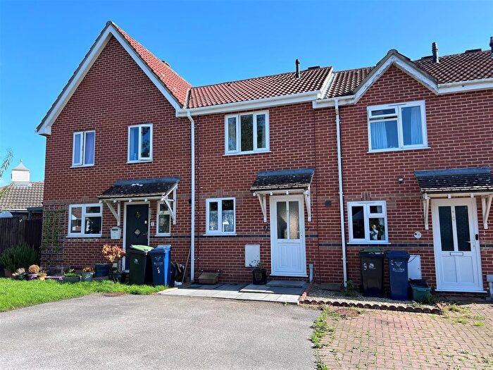 2 Bedroom Property For Sale In Camelot Way, Gillingham, SP8