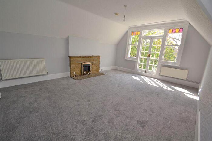 2 Bedroom Flat To Rent In Blyth Road, Bromley, BR1