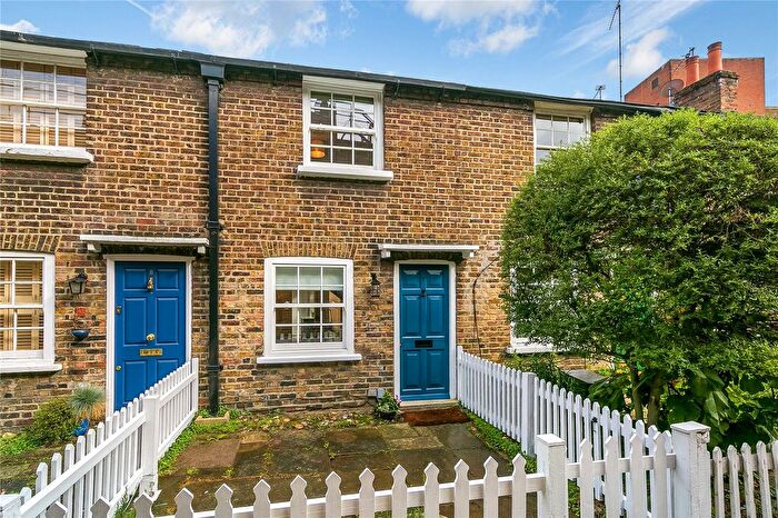 2 Bedroom Terraced House To Rent In Waterloo Place, Richmond, Surrey, TW9